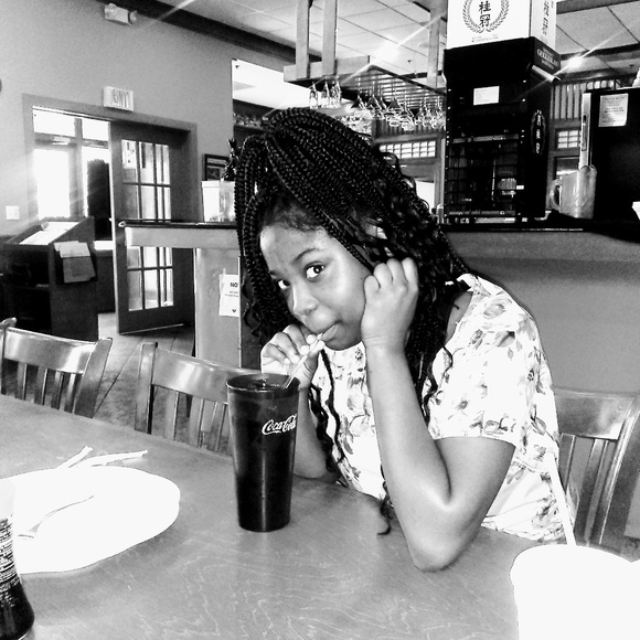 Meet your Posher, Maya - Picture 2 of 8